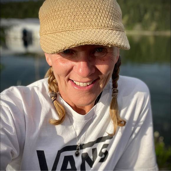 Meet your Posher, Tamara - Picture 1 of 1